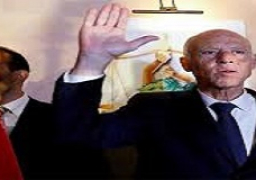 إقالة وزيري الدفاع والخارجية التونسيين من منصبيهما