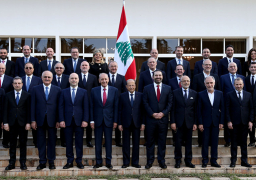 الحكومة اللبنانية تجتمع في قصر الرئاسة .. لإقرار حزمة إصلاحات بهدف تهدئة الأزمة