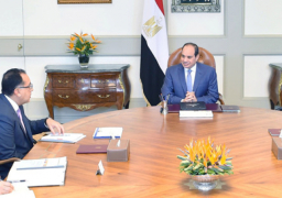 السيسي يوجه بمواصلة إنجاز كافة المشروعات الجارية بهيئة قناة السويس