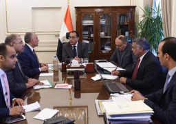 رئيس الوزراء يتابع جهود التحول لمنظومة الرى الحديث كبديل عن “الغمر”