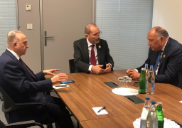 شكرى يطلع نظيريه الأردنى والعراقى على مستجدات مفاوضات سد النهضة