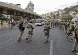 غداة استقالة سعد الحريرى .. الجيش اللبنانى يدعو المتظاهرين إلى فتح الطرق وإعادة الحياة لطبيعتها