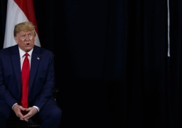 البنتاجون يبدي استعداده للتعاون مع الكونجرس بشأن التحقيق في قضية عزل ترامب