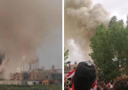 متظاهرون يضرمون النار بمبنى محافظة ذي قار في جنوب العراق