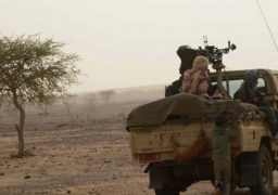 مقتل 25 جنديا و60 مفقودًا فى هجوم على معسكرين وسط مالى