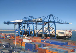 ميناء دمياط يستقبل 10 سفن بضائع عامة وحاويات