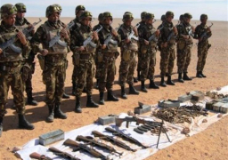 وزارة الدفاع الجزائرية تعلن تدمير مخبأ للأسلحة والذخيرة جنوبي البلاد
