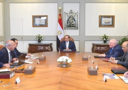 بحضور السيسي ومدبولي.. وزير النقل يبحث مع رئيس شركة PRL توريد جرارات سكة حديد