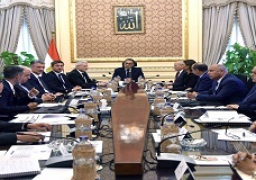 رئيس الوزراء يلتقى وفد شركة “فولكس فاجن” الألمانية لبحث فرص الاستثمار في مصر.