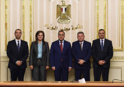 رئيس الوزراء يشهد توقيع اتفاقيتي تعاون استثماري بين صندوق مصر السيادي ووزارة قطاع الاعمال العام وبنك الاستثمار القومي