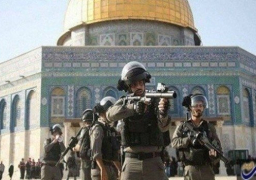 مستوطنون وموظفون بحكومة الاحتلال الإسرائيلى يقتحمون المسجد الأقصى