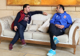 أنيس بوجلبان يزور بعثة الأهلي في تونس