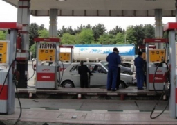 إيران تقنن وترفع أسعار البنزين