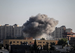 استشهاد مصاب فلسطيني بغارة إسرائيلية على دير البلح وسط غزة