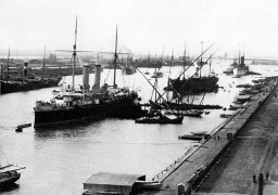 150 عاماً على افتتاح قناة السويس .. الملاحة الأكثر أماناً فى العالم