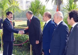 الرئيس المجري يغادر القاهرة