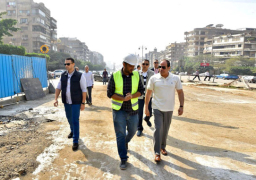 السيسي يتفقد مشروعات الطرق والكباري بمصر الجديدة