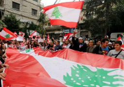 انتشار مكثف للأمن وسط بيروت .. والمحتجون يغلقون البرلمان