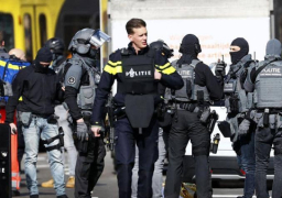 الشرطة الهولندية : إصابة عدد من الأشخاص بعملية طعن في لاهاي