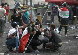 جمعة صمود في العراق .. والمتظاهرون “باقون 40 عاماً”