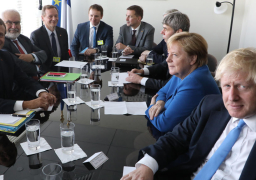 فرنسا وبريطانيا وألمانيا تحث إيران على التراجع عن خروقاتها للاتفاق النووي