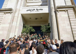 تواصل تظاهرات لبنان .. والمحتجون يعتصمون أمام عدد من المرافق العامة فى بيروت ومختلف المحافظات