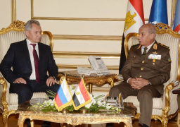 وزير الدفاع يلتقي نظيره الروسي لبحث سبل تعزيز العلاقات