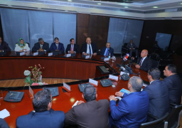 بالصور … وزير النقل يشهد توقيع عقود بين هيئة السكك الحديدية وشركة بروجريس ريل لوكوموتيف، الامريكية (PRL)