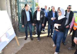 بالصور .. وزيرة الصحة تشهد التجهيزات فى وحدة طب أسرة الحبيل بالأقصر