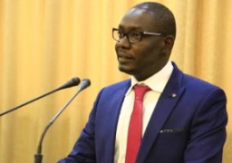 الحكومة السودانية تتسلم ورقة اتفاق إطاري للتفاوض حول السلام في دارفور