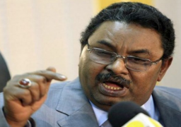 القضاء السوداني يطالب مدير مخابرات البشير بتسليم نفسه