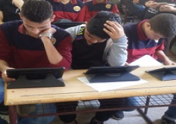 الحكومة تنفي إجراء امتحانات “الأول الثانوي” بنظام “البوكليت”