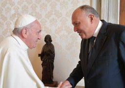 بالصور..قداسة بابا الفاتيكان يستقبل شكرى ويتسلم رسالة من السيسي