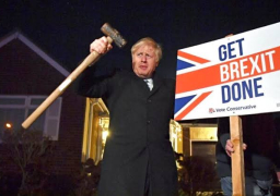 جونسون يستقبل أعضاء البرلمان الجدد.. ويتعهد بسرعة الخروج من الاتحاد الأوروبي