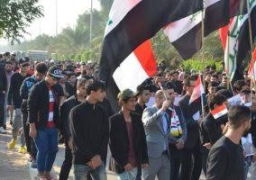 العراق .. قطع جسور في ذي قار ودعوات لمسيرة “مليونية” ببغداد