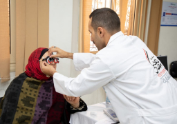 قوافل “نور حياة” تجري الكشف الطبي على 8 آلاف مواطن اليوم وغدا
