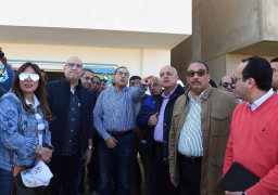 مدبولى ورئيس السنغال يتفقدان مجمع “بنبان” لمحطات الطاقة الشمسية بأسوان