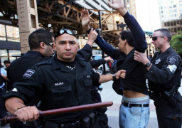 إصابة 13 شخصا جراء هجوم ناري بولاية “شيكاغو” الأمريكية