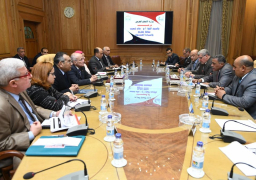 بالصور … ” العصار ” و” محافظ مطروح ” يبحثان موضوعات التعاون القائمة لتطوير المحافظة