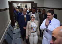 وزيرة الصحة تتابع في الاقصر تجهيزات منظومة التامين الصحي الجديد