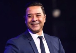 مدحت صالح ينتهى من تسجيل أغنية فيلم “الحوت الأزرق” لـ علاء مرسى