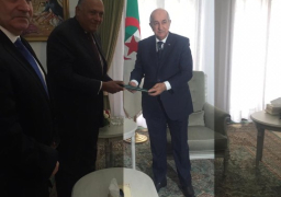 الرئيس الجزائري يستقبل سامح شكري وزير الخارجية