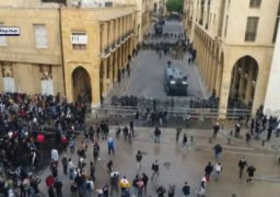 اشتباكات بين المحتجين والشرطة اللبنانية أمام مجلس النواب فى بيروت