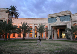 العراق يعلن رفضه القاطع “للعدوان” على السفارة الأميركية