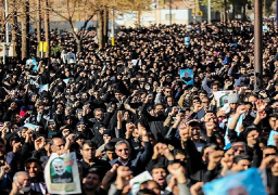 بالصور..مظاهرات حاشدة في إيران تندد باغتيال سليماني