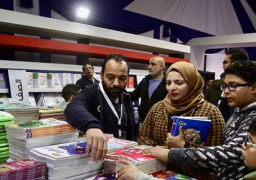 توافد عشرات الآلاف على معرض القاهرة الدولي للكتاب لليوم الثالث على التوالي