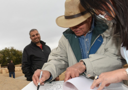 زاهي حواس يشرح اسرار ابو الهول لوفد من البنك الدولي