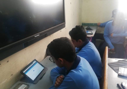 بدء امتحان اللغة الإنجليزية لطلاب الصف الأول الثانوي من المنزل في 6 محافظات