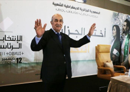 محادثات موسعة بين تبون وكونتى بحضور وفدي البلدين