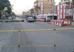 محتجو لبنان يغلقون الطرق فى بداية أسبوع الغضب .. ويمهلون دياب يومين لتشكيل الحكومة
